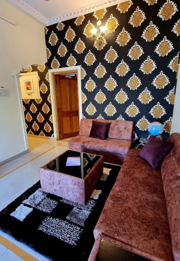 Aditya Premium Homestay- Furnished Air Conditioned- 2Bhk Jabalpur Esterno foto