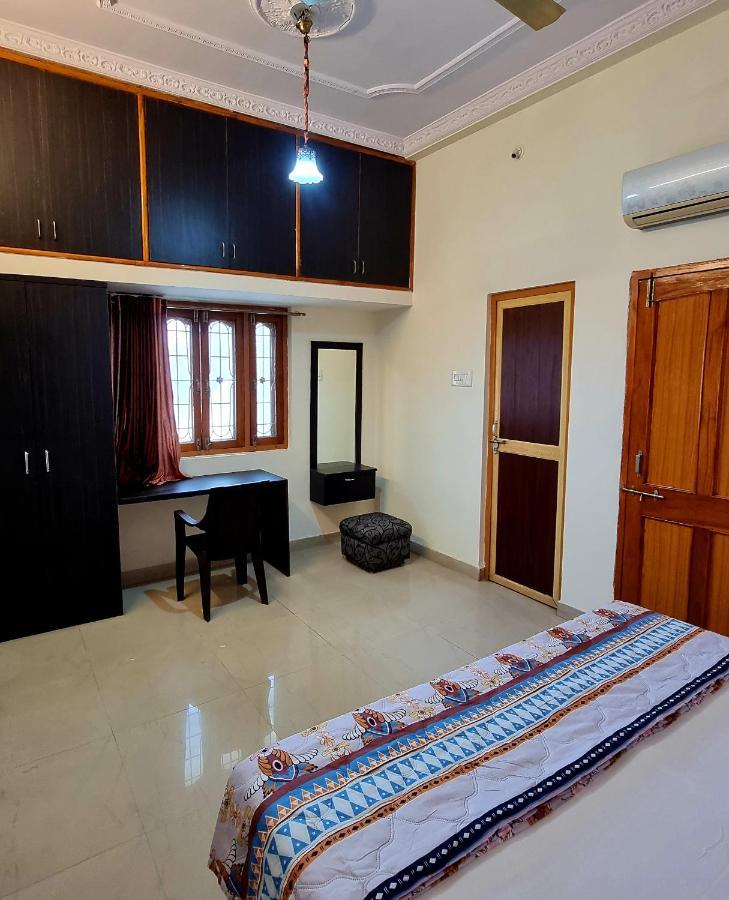 Aditya Premium Homestay- Furnished Air Conditioned- 2Bhk Jabalpur Esterno foto