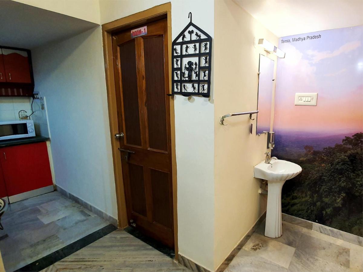 Aditya Premium Homestay- Furnished Air Conditioned- 2Bhk Jabalpur Esterno foto